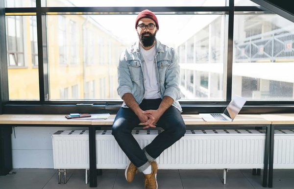 Mobilier de réception pour professionnels : pourquoi ajouter des bancs pliants ?